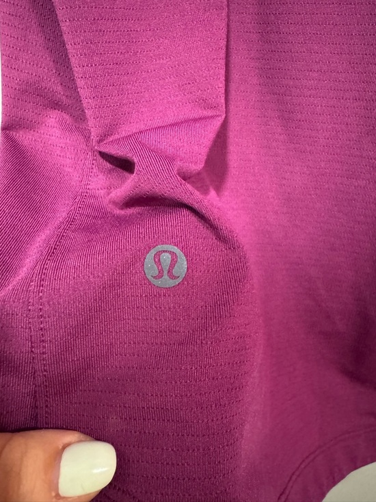 Lululemon License To Train Short Sleeve Shirt in Achilles Grape Size Medium - Picture 5 of 5